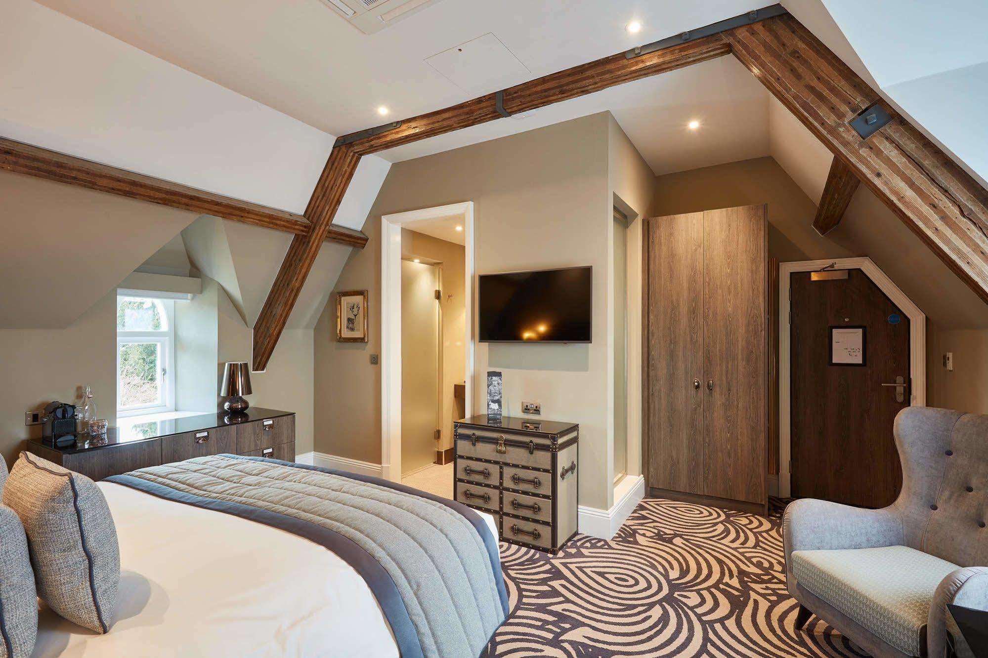 Oddfellows On The Park Чідл Екстер'єр фото A bedroom at The Old Bank Hotel